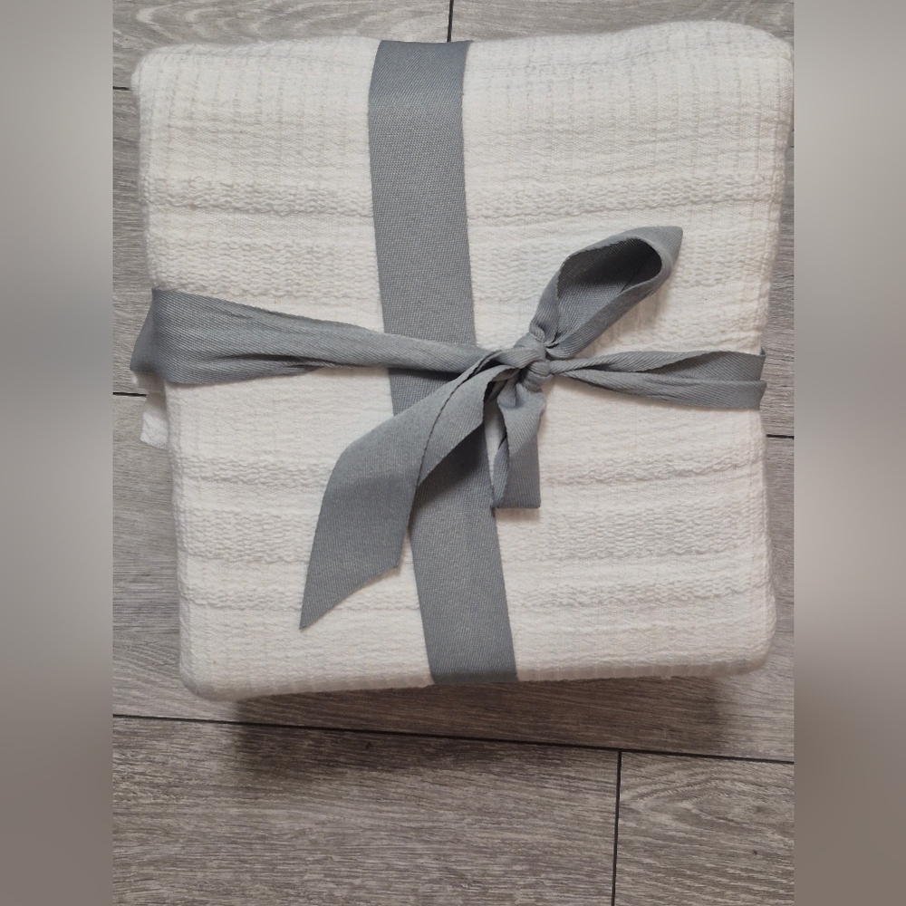 Better Homes & Gardens 100% Cotton King White Textured Blanket with Gray Ribbon